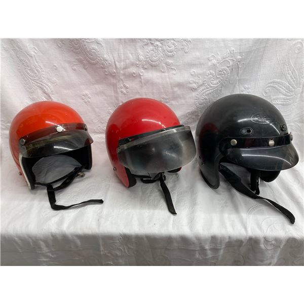 HELMETS WITH VISORS, LOT OF 3