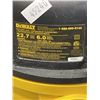 Image 3 : DEWALT 6 GALLON WET / DRY SHOP-VAC WITH HOSE WORKING