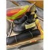 Image 2 : DAKOTA STEEL TOE 10.5 BOOTS, HARDHAT, AND SAFETY VEST