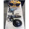Image 1 : MAKITA HEAVY DUTY DRILL, DEWALT RADIO BROKEN HANDLE BISSEL 3 IN 1 VAC