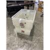 Image 2 : 5 PLASTIC STORAGE TOTES