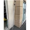 Image 4 : 2 SAF- T LOCK LOAD BARS