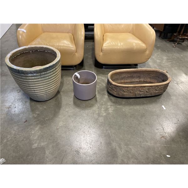 4 PLANTER POTS