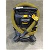 Image 2 : DEWALT 10 GALLON STAINLESS WET / DRY SHOP-VAC WITH HOSE WORKING