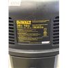 Image 3 : DEWALT 10 GALLON STAINLESS WET / DRY SHOP-VAC WITH HOSE WORKING