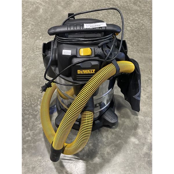 DEWALT 6 GALLON WET / DRY SHOP-VAC WITH HOSE WORKING