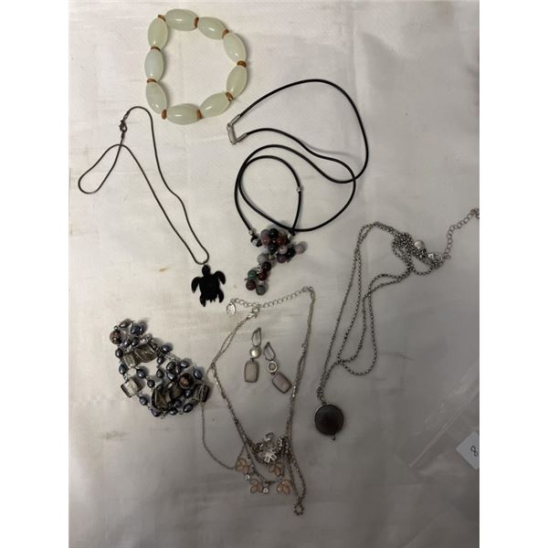 LOT OF ASSORTED JEWELRY
