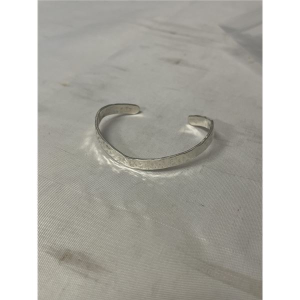 HAND HAMMERED STERLING SILER OPEN CUFF BANGLE, HAND POLISHED MARKED STERLING