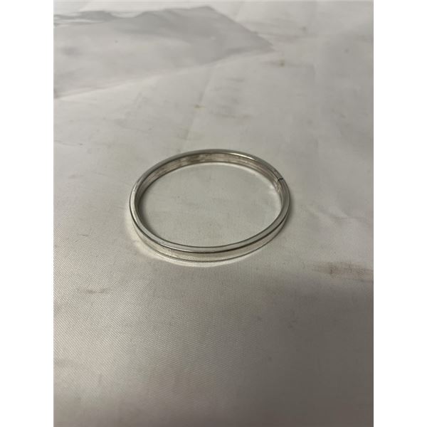 SOLID STERLING SILVER OVAL BANGLE MARKED 925 ITALY
