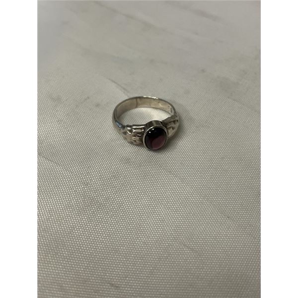 STERLING SILVER W/ RED GARNET STONES RING, MARKED 925, SIZE 5.5