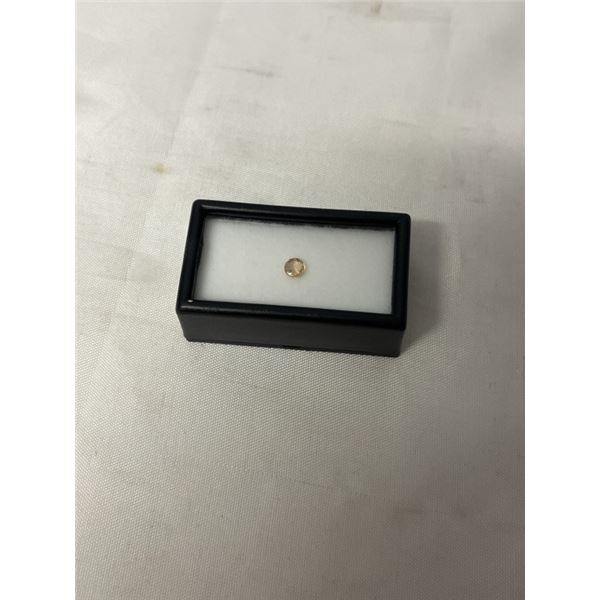 LOOSE YELLOW STONE SAPPHIRE IN CASE