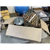 Image 2 : BOX OF ASSORTED GHOUSEHOLD AND DECOR ITEMS