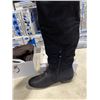Image 4 : 3 NEW PAIRS OF WOMENS BOOTS SIZE 7.5