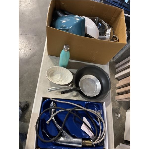 2 BOXES OF ASSORTED HOUSEHOLD AND KITCHEN ITEMS