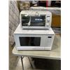 Image 1 : PANASONIC MICROWAVE AND BLACK AND DECKER TOASTER OVEN