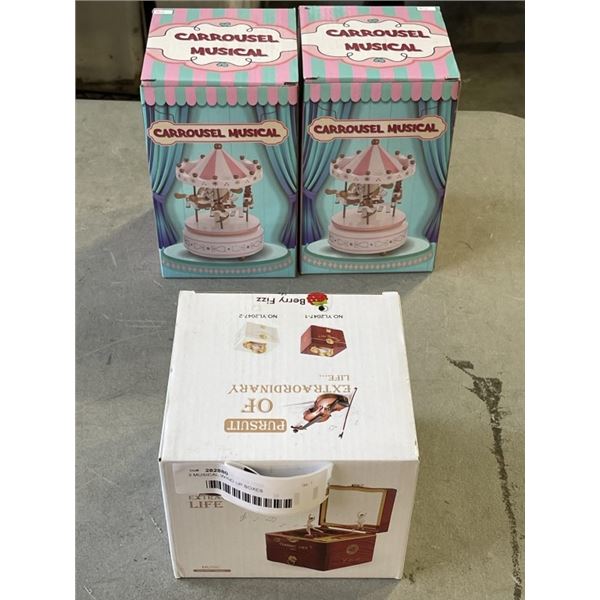 3 MUSICAL WIND UP BOXES