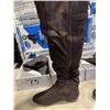 Image 3 : 3 NEW PAIRS OF WOMENS BOOTS SIZE 9.5