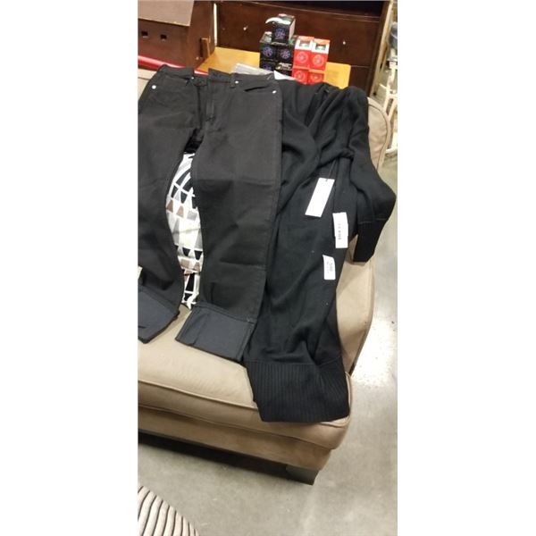 NEW PAPER LABEL SIZE SMALL BLACK CARDIGAN AND NEW GAP SIZE 8 / 29 BLACK JEANS
