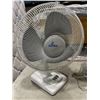 Image 2 : 2 TABLE TOP FANS