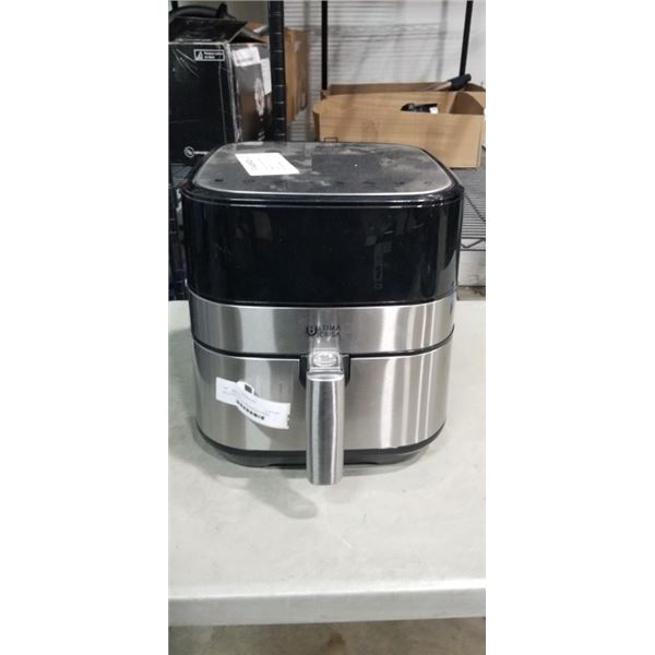 AS NEW ULTIMA COSA  5.7L TOUCHSCREEN AIR FRYER - TESTED WORKING, RETAIL $219