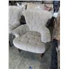 Image 2 : 2 MODERN ACCENT CHAIRS