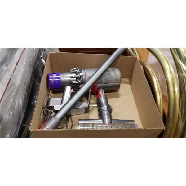 DYSON V10 ANIMAL+ CORDLESS STICK VACUUM - TESTED WORKING, RETAIL $699