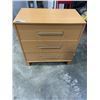Image 1 : 3 DRAWER DRESSER