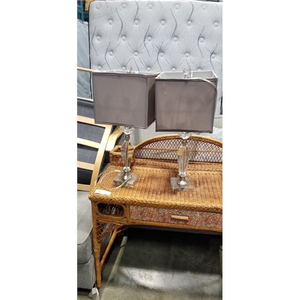 PAIR OF MODERN TABLE LMAPS