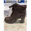 Image 4 : 3 NEW PAIRS OF WOMENS BOOTS SIZE 10.5