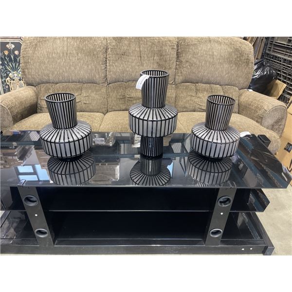 3 DECORATIVE GLASS VASES