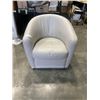 Image 1 : WHITE LEATHER SWIVEL CHAIR
