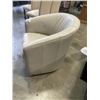 Image 2 : WHITE LEATHER SWIVEL CHAIR