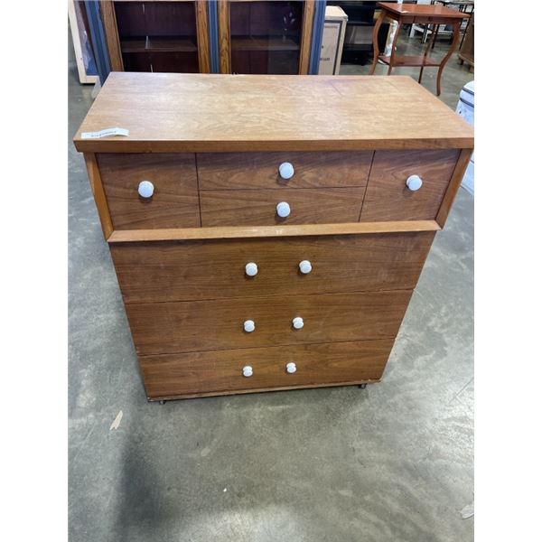 VINTAGE 4 DRAWER DRESSER