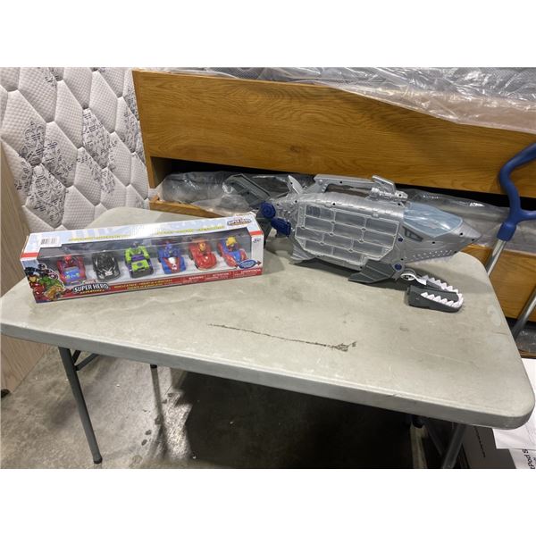 MARVEL SUPER HERO CARS AND SHARK HOTWHEEL STORAGE