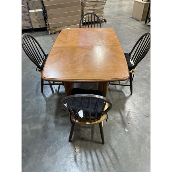 OAK DINING TABLE AND 4 CHAIRS