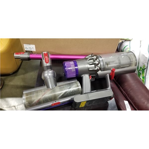 DYSON V11 TORQUE DRIVE CORDLESS STICK VACUUM - TESTED WORKING, RETAIL $849