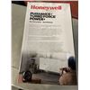 Image 3 : HONEYWELL SUPER TECH 8" TABLE FAN - TESTED WORKING