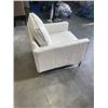 Image 2 : WHITE MODERN LEATHER TUB CHAIR