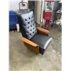 Image 2 : MCM BENTWOOD LEATHER RECLINING CHAIR WITH BLACK LEATHER AND TUFTED BACK