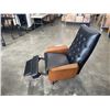 Image 4 : MCM BENTWOOD LEATHER RECLINING CHAIR WITH BLACK LEATHER AND TUFTED BACK