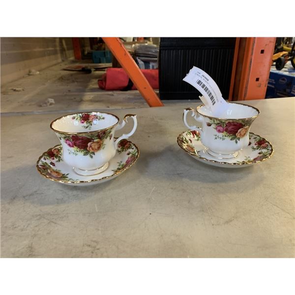 2 ROYAL ALBERT OLD COUNTRY ROSES TEA CUP AND SAUCERS
