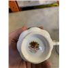 Image 6 : 2 ROYAL ALBERT OLD COUNTRY ROSES TEA CUP AND SAUCERS
