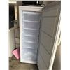 Image 2 : Hamilton Beach Vertical Drawer Freezer