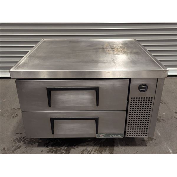 True TRCB-36 2-Drawer Refrigerated Chef Base | 6647/R8