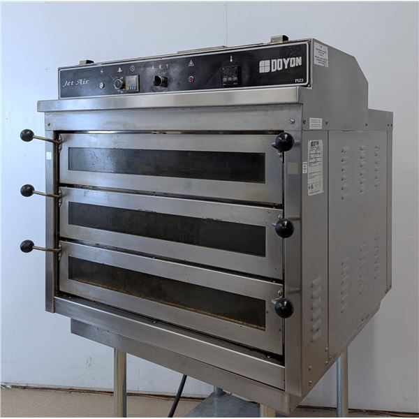 Doyon PIZ3 Jet Air 36" Triple Deck Electric Pizza Oven | 3160/MR2-1