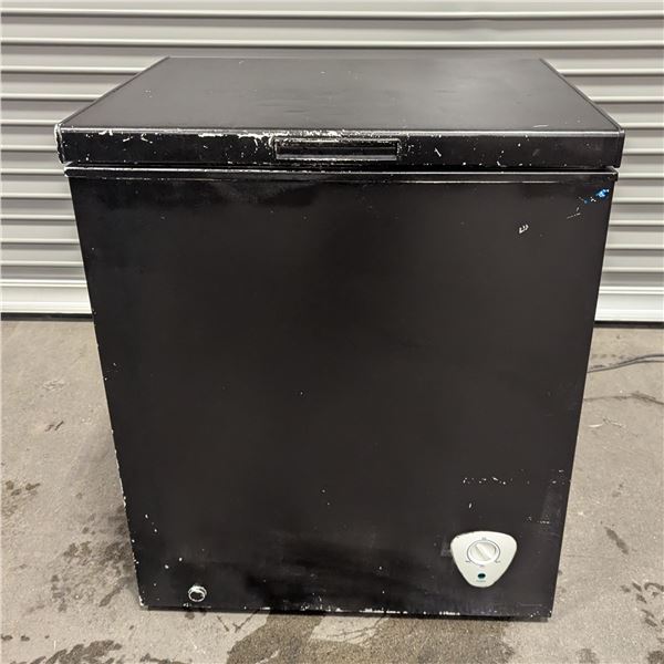 Hisense FC50D6AWE 5 Cu.Ft. Chest Freezer | 60112/LBD