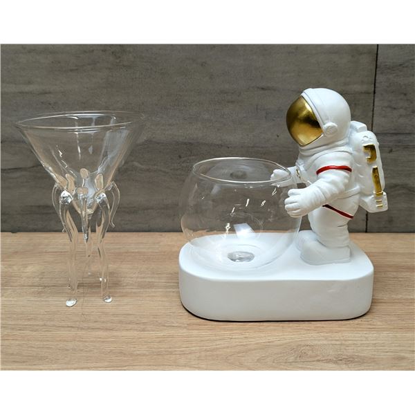 Spaceman Decoration With LED Light & Jellyfish Glasses - Lot of 87pcs | Ft2 Floor