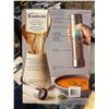 Image 2 : Trudeau One-Touch Electric Salt and Pepper Mill Set