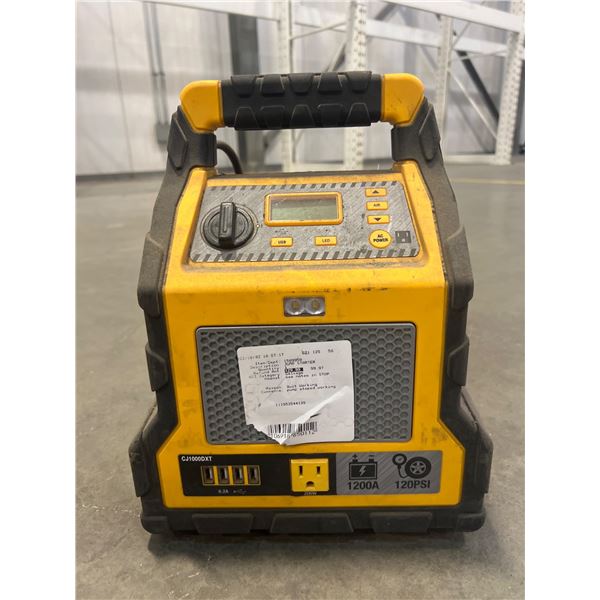 CJ1000DXT Portable Power Station with 1200A Jumpstart and 120 PSI Air Compressor