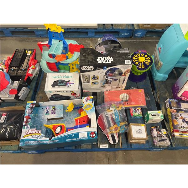 PALLET LOT – Toys Featuring Spidey, Star Wars, Bubble Maker, and More